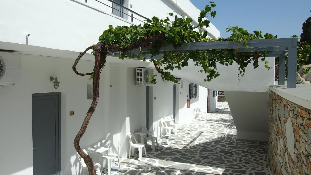 Homer'S Inn Hotel Chora  Exterior photo